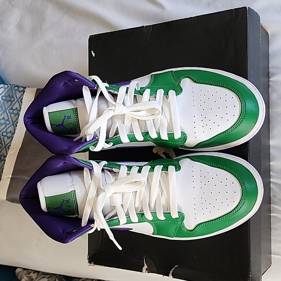 Lightly worn jordan 1s - Picture 6 of 7